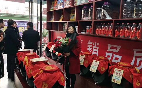 又一家醉開心散酒店開業(yè)，這個(gè)散酒加盟品牌一夜之間開了好多