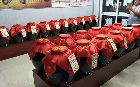 怎么樣加盟散白酒？散白酒加盟創(chuàng)業(yè)開店投資費用